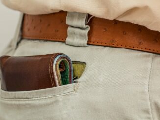 Brieftasche in Hose