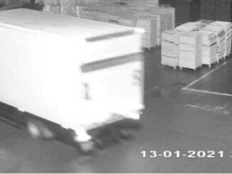 Lkw im REWE-Lager Stelle