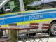 Streifenwagen vor Biergarten