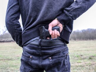 Waffe im Hosenbund