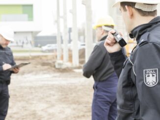Zollkontrolle auf einer Baustelle